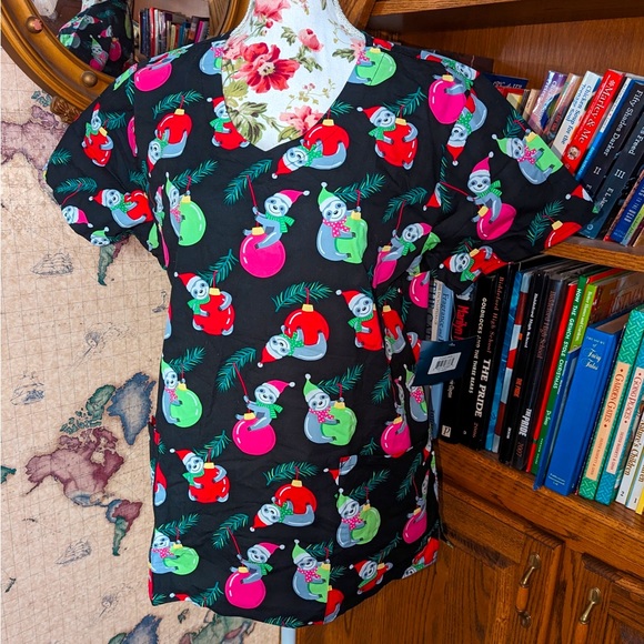 Christmas sloth on ornaments print scrub top - Picture 1 of 3